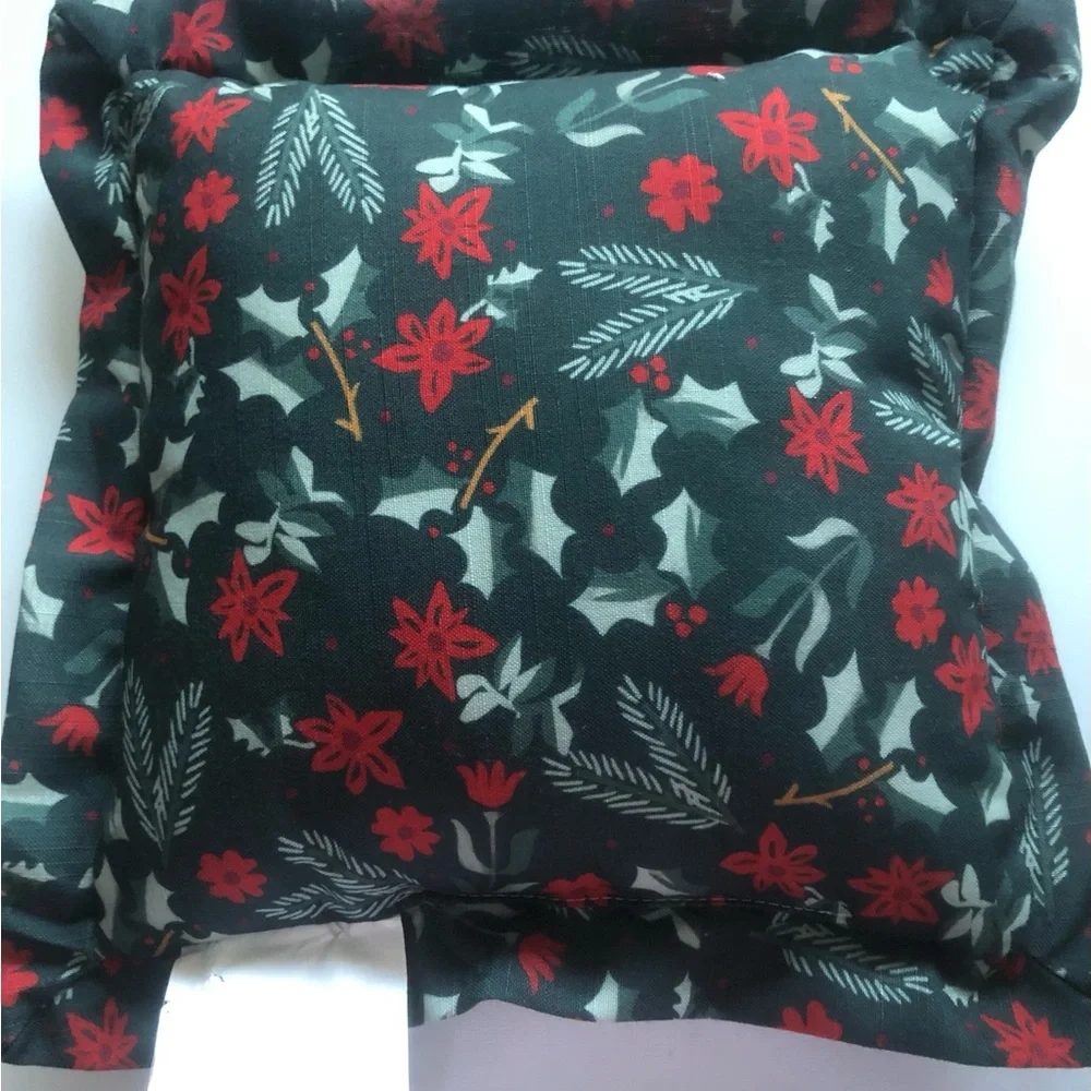 Grandma Christmas present Throw Pillow - Cream and Green